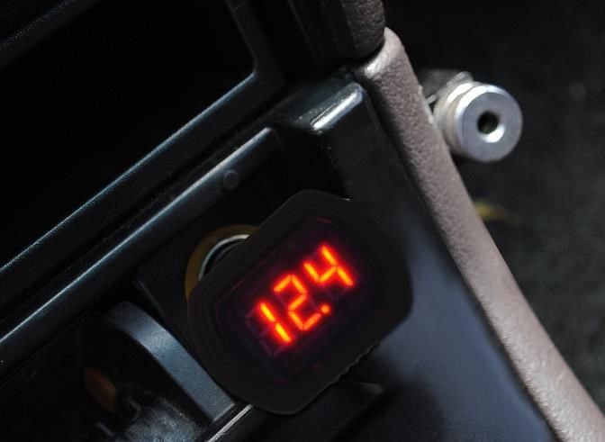Autós feszültségmérő (BB0961) 3