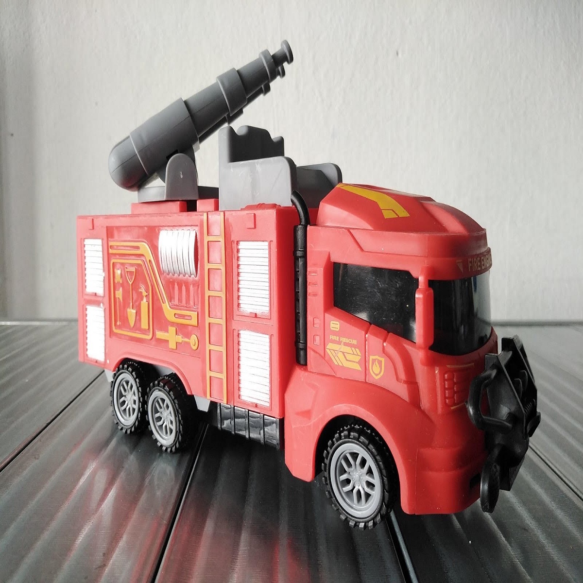 tűzolttóautó (2)