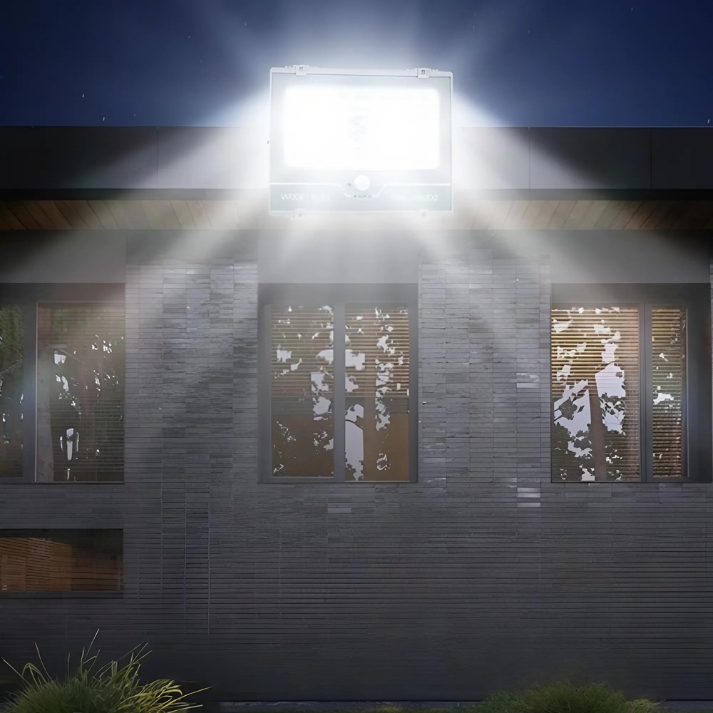 300W_solar_napelemes_200_ledes_utcai_lámpa_távirányítóval,_RGB_fénnyel_energiatakarékos_és_környezetbarát1