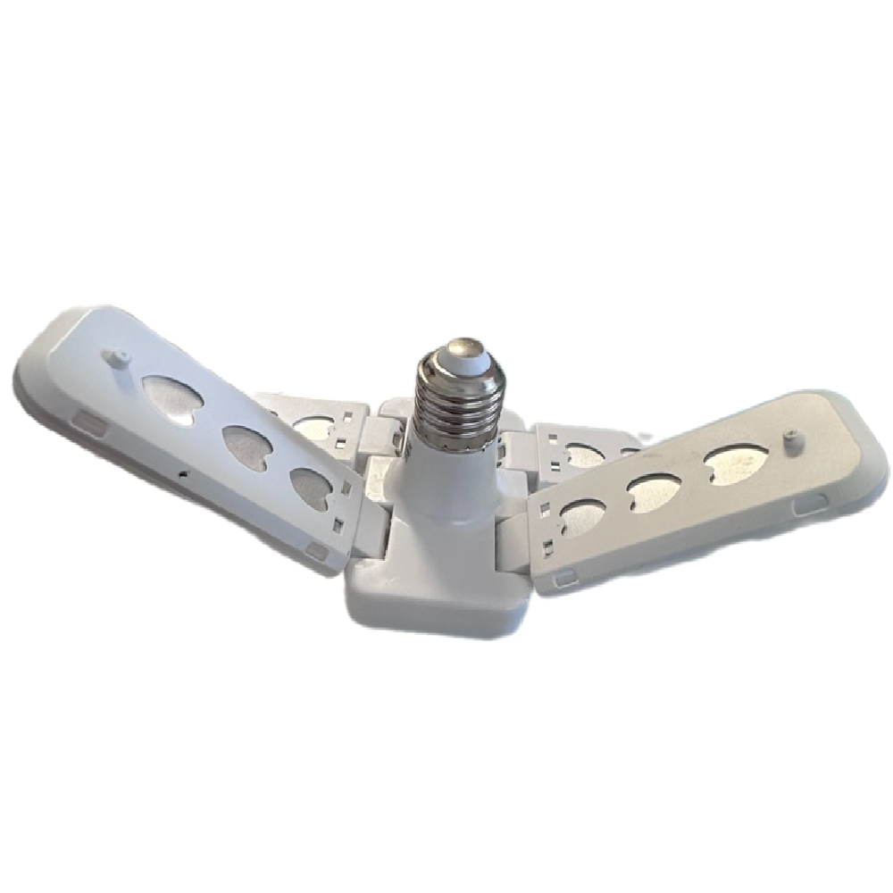 Energiatakarékos négy ágú LED lámpa – hatékony megoldás nagyobb terek megvilágítására 2