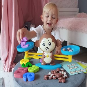 Interaktív, oktató és készségfejlesztő matematikai majom figurás mérleg játék - figurákkal, kártyákkal, számokkal (BBJ) - Image 2