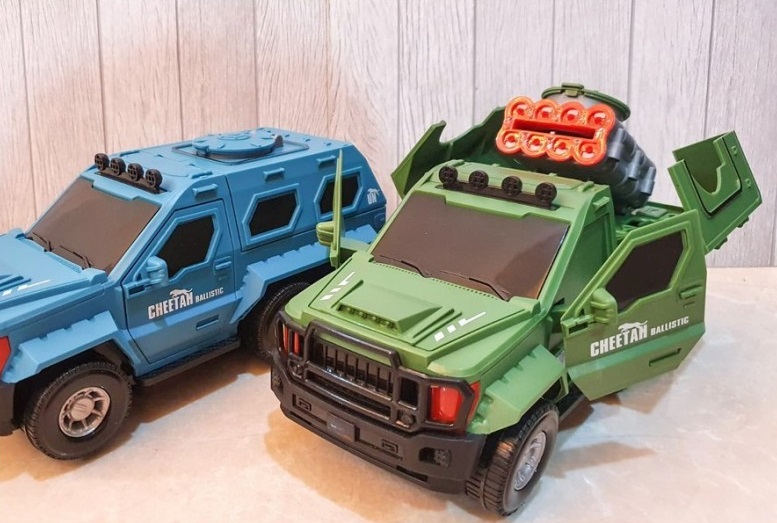 Játék katonai terepjáró ballisztikus rakétával, fény- és hangeffektekkel (1)