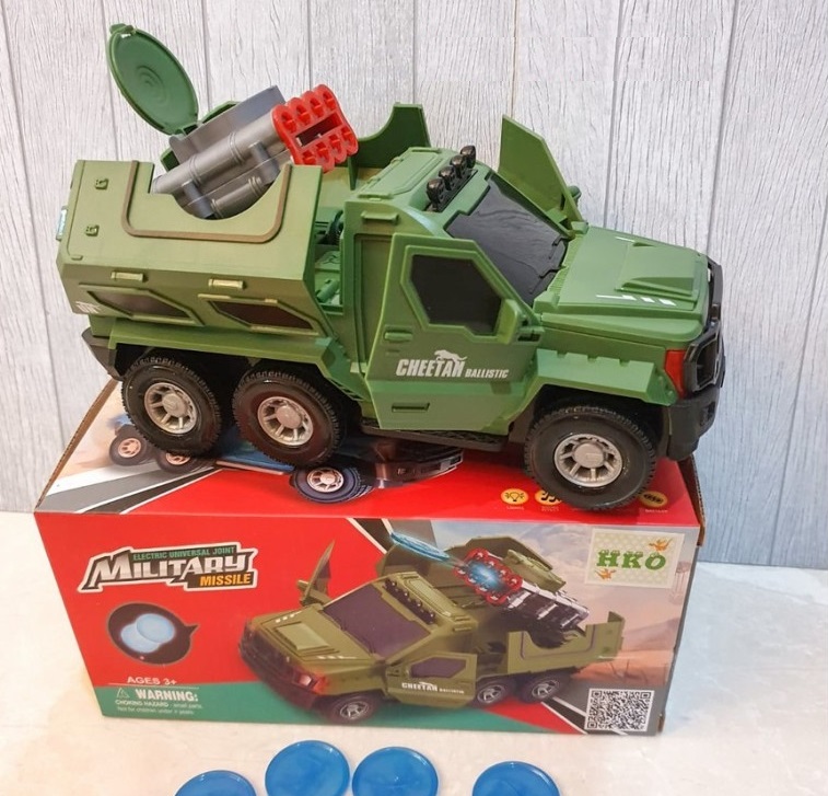 Játék katonai terepjáró ballisztikus rakétával, fény- és hangeffektekkel (5)