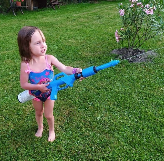 Környezetbarát PET palackokhoz tervezett vízipisztoly 3