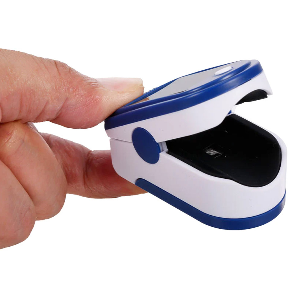 Ujjra csíptethető pulzus- és véroxigénszint-mérő – kék1