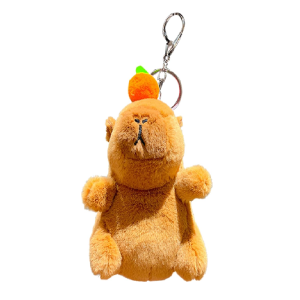 Capybara plüss kulcstartó sárgarépával– 12 cm-es aranyos állatfigura táskadísz és kulcstartó egyben (BBJ) - Image 3
