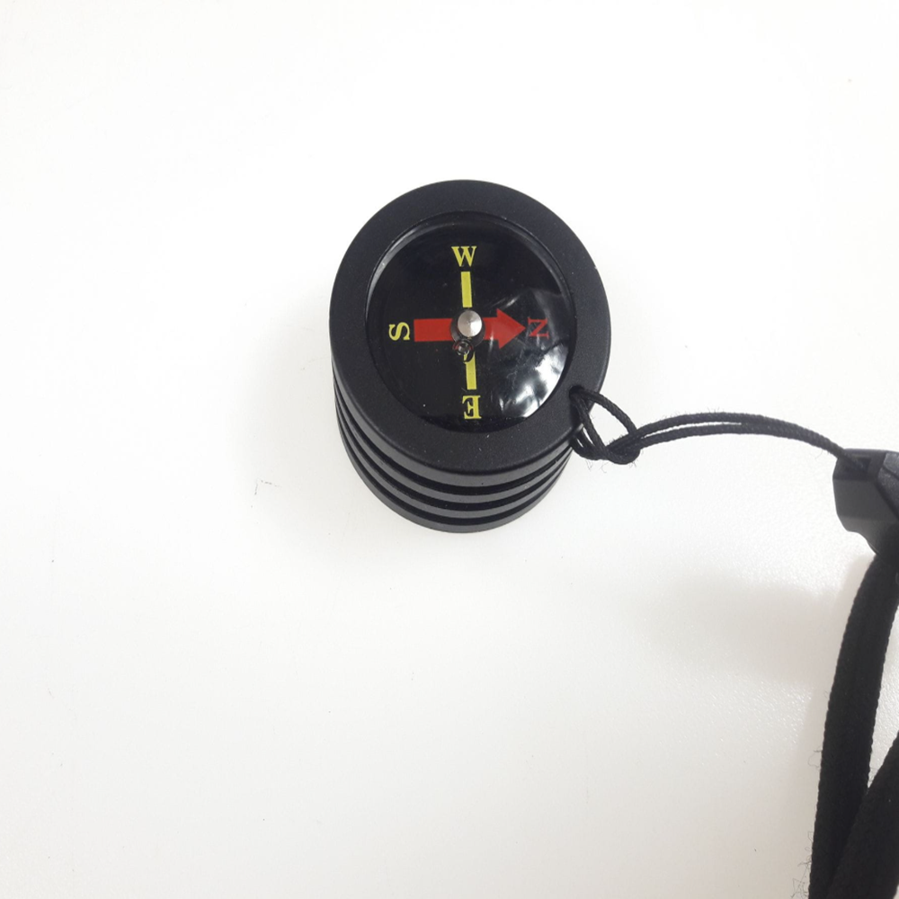 Multifunkciós_napelemes_zseblámpa_beépített_powerbankkal_és_telefontöltő_funkcióval_BBL2