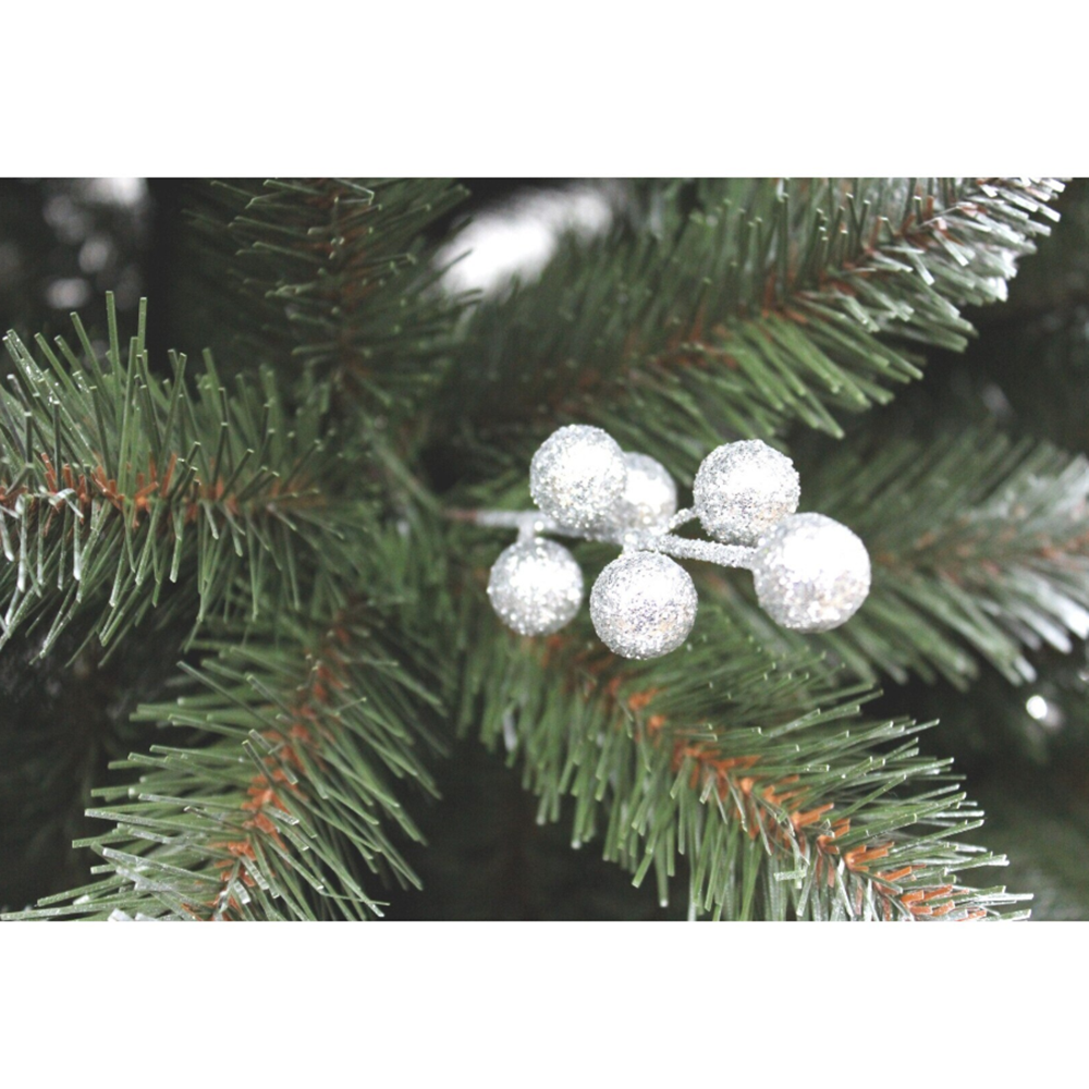 Havas ezüst lucfenyő berkenyés díszítéssel – 160 cm-es élethű karácsonyfa (BBD)2