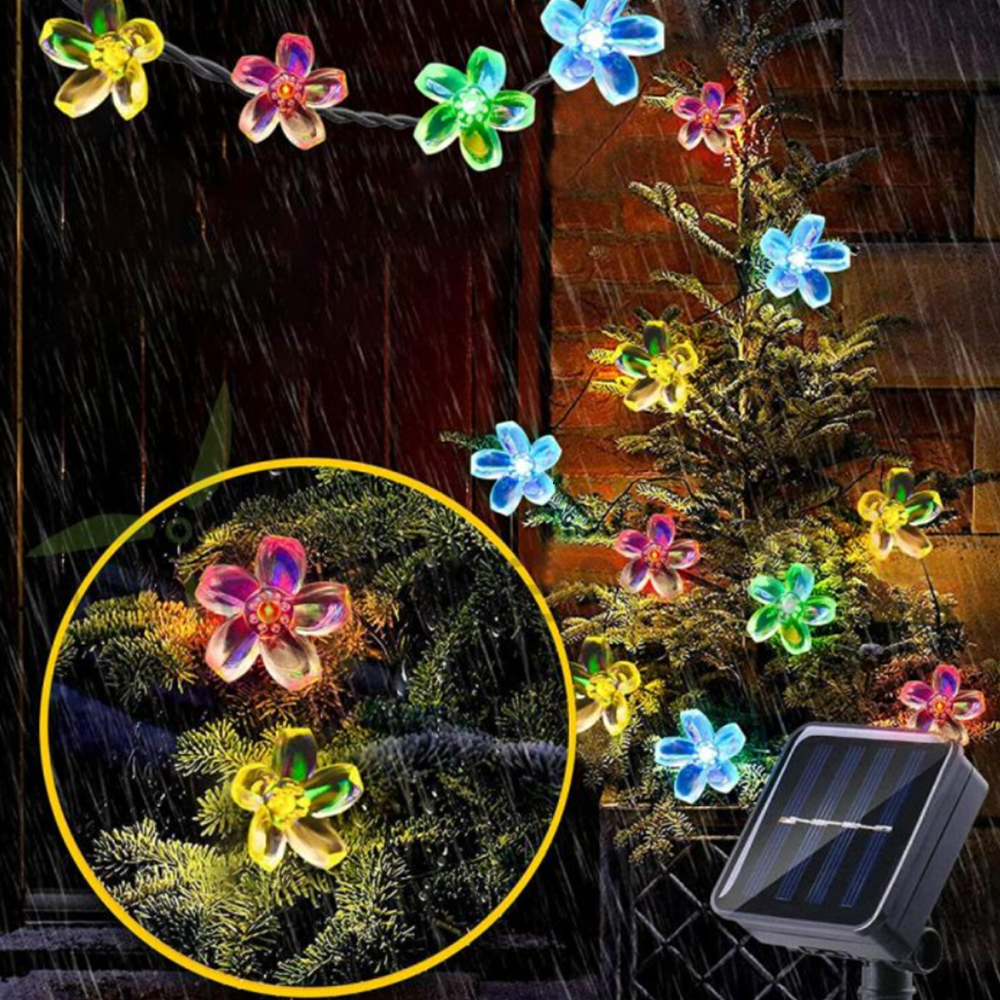 Napelemes LED-es karácsonyi cseresznyevirág fényfüzér – 50 cm hosszú, színes kültéri dekoráció kertbe, teraszra és erkélyre (BBD)