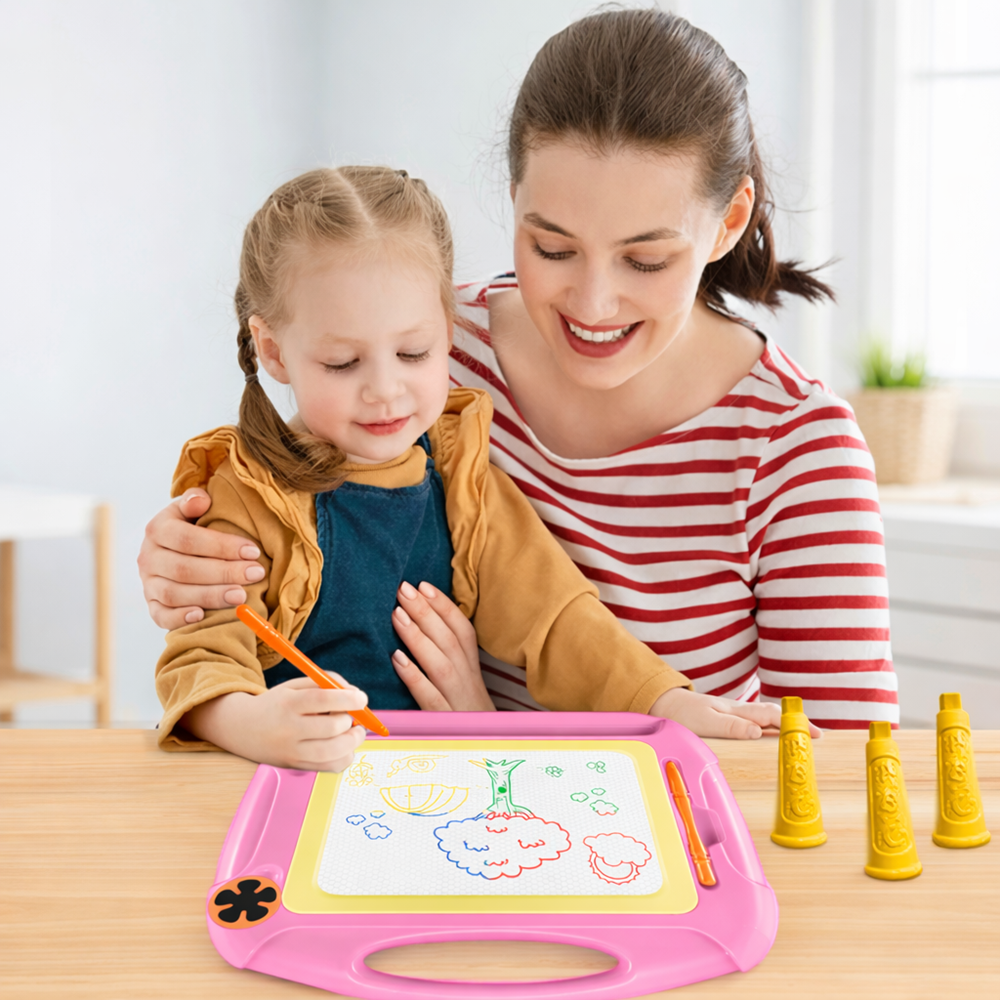 DoodleDorka mágneses rajztábla 4 színnel és 2 bélyeggel – törölhető rajzoló tábla gyerekeknek 30×45 cm (rózsaszín) (BBJ) 4