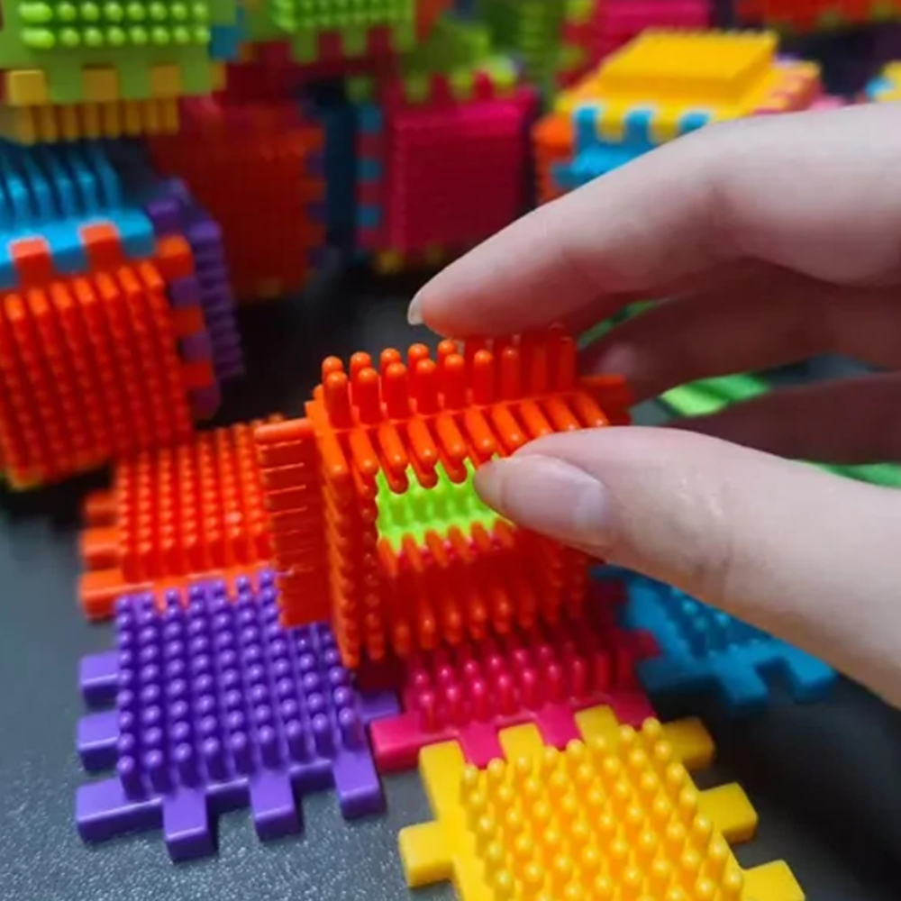 Tüskés építőkocka szett 12 db – kreatív fejlesztő játék gyerekeknek 3+ éves kortól (BBMJ) 2